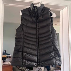 WOMENS NORTH FACE VEST